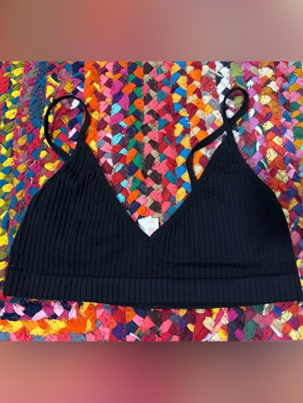 BLACK RIBBED BRALETTE